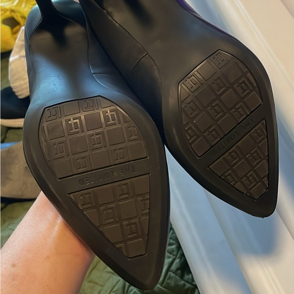 ‘The Limited’ sized 9 black Tatum heel - Picture 2 of 3